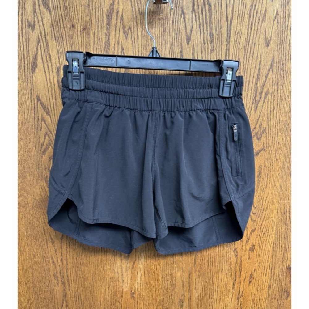 Lululemon Tracker Short V 4" Inseam Black